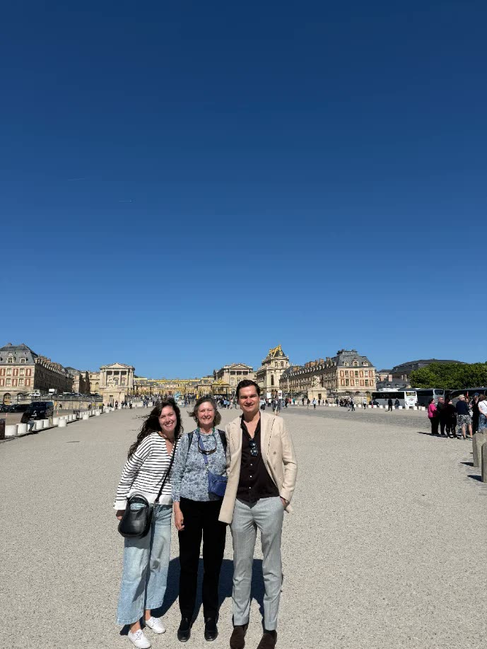 My aunt and cousin, in front of the Palace